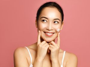 Rekomendasi Moisturizer untuk Kulit Kering Sekaligus Mencerahkan Rona Wajah