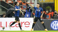 Bermain di San Siro, Rabu (20/4/2022) dini hari WIB, Inter sudah memimpin sejak menit ke-4. Lautaro Martinez dengan tembakan voli yang bersarang telak di sudut kanan gawang Milan, menaklukkan kiper Mike Maignan.