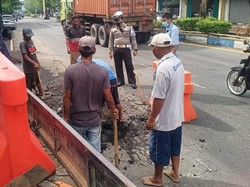 Waspada, Puluhan Titik Jalan di Jalur Pantura Pasuruan Rusak