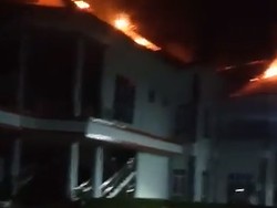 Kantor Bupati Halmahera Selatan Kebakaran!