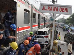 KAI Bakal Tuntut Sopir Mobil Tertabrak KRL, Ancaman Pidana 3 Bulan Bui