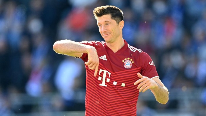 BIELEFELD, GERMANY - APRIL 17: Robert Lewandowski of Bayern Muenchen looks on during the Bundesliga match between DSC Arminia Bielefeld and FC Bayern München at Schueco Arena on April 17, 2022 in Bielefeld, Germany. (Photo by Stuart Franklin/Getty Images)