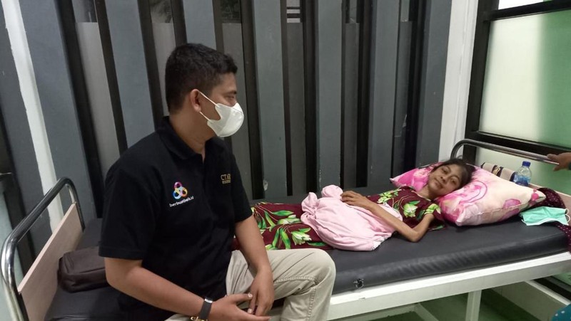 Mawarni yang Terbaring Lemah Kini Bisa Berobat ke Banda Aceh, Mari Terus Bantu!