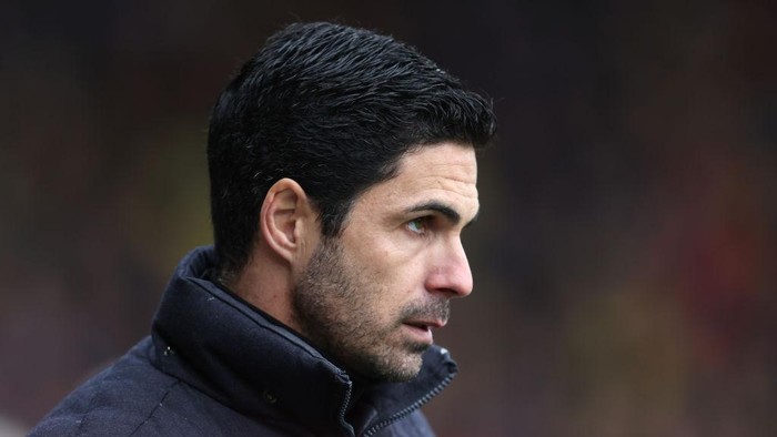 WATFORD, ENGLAND - MARCH 06: Mikel Arteta, Manager of Arsenal looks on during the Premier League match between Watford and Arsenal at Vicarage Road on March 06, 2022 in Watford, England. (Photo by Julian Finney/Getty Images)