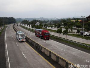 Macet di Tol Salatiga, Rest Area Km 456B Tutup Sementara Macet di Tol Salatiga, Rest Area Km 456B Tutup Sementara