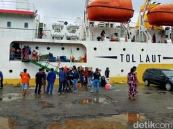 Ratusan Orang Mudik ke Madura Lebih Awal via Pelabuhan Tanjungwangi