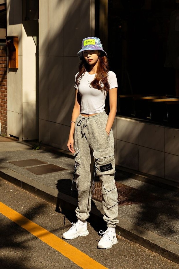 Padupadan kaus putih