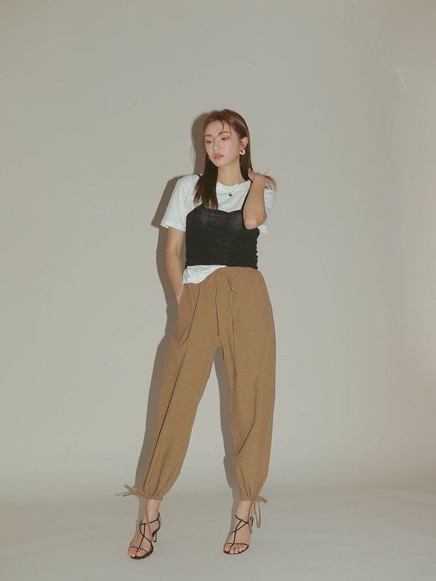 Padupadan kaus putih