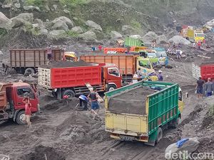 Penambangan Ilegal di Lereng Merapi Dirazia, Harga Pasir Melambung Penambangan Ilegal di Lereng Merapi Dirazia, Harga Pasir Melambung