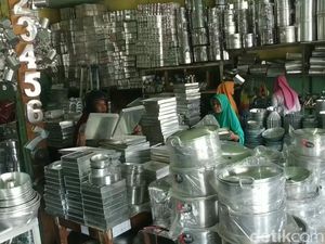 Berkah Ramadan, Perajin Cetakan Kue Raup Cuan Gede Hingga Rp 500 Juta Berkah Ramadan, Perajin Cetakan Kue Raup Cuan Gede Hingga Rp 500 Juta
