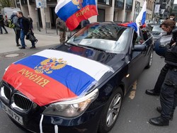 Polisi Jerman Usut Penggunaan Simbol Invasi Rusia dalam Aksi Pro-Rusia