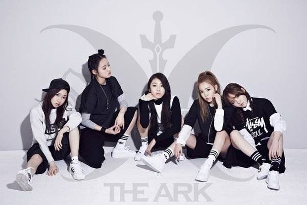 Potret The Ark dalam foto konsep The Light