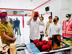 Jokowi dan Prabowo Kompak Pakai Udeng Khas Raja-raja Madura, Belinya di Sini