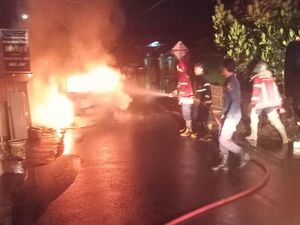 Polisi Ungkap Sosok Pria Terduga Pembakar Angkot di Sumedang Polisi Ungkap Sosok Pria Terduga Pembakar Angkot di Sumedang