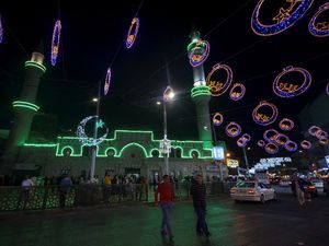 Kegembiraan Malam Ramadan di Yordan