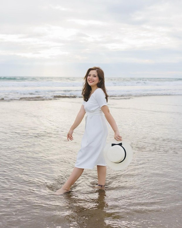 Tasya Kamila/Foto: https://www.instagram.com/tasyakamila/ Tasya Kamila salah satu sosok artif perempuan yang aktif mengkampanyekan penghijauan lingkungan hidup