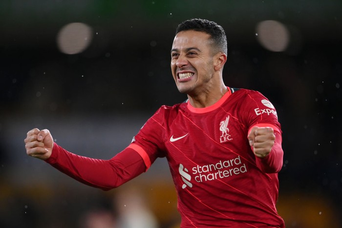 Thiago Alcantara WOLVERHAMPTON, ENGLAND - DECEMBER 04: Thiago Alcantara of Liverpool celebrates their side's victory after the Premier League match between Wolverhampton Wanderers and Liverpool at Molineux on December 04, 2021 in Wolverhampton, England. (Photo by Laurence Griffiths/Getty Images)