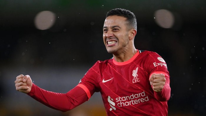 WOLVERHAMPTON, ENGLAND - DECEMBER 04: Thiago Alcantara of Liverpool celebrates their sides victory after the Premier League match between Wolverhampton Wanderers and Liverpool at Molineux on December 04, 2021 in Wolverhampton, England. (Photo by Laurence Griffiths/Getty Images)