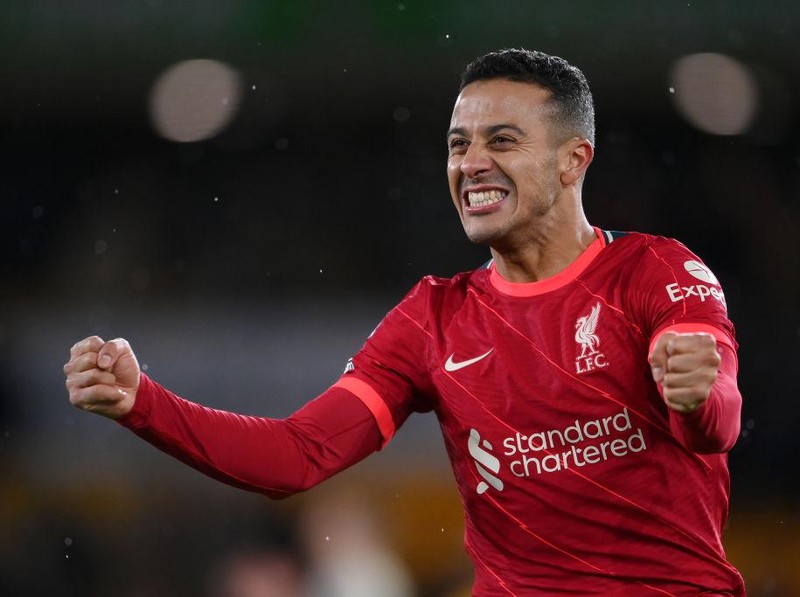 WOLVERHAMPTON, ENGLAND - DECEMBER 04: Thiago Alcantara of Liverpool celebrates their side's victory after the Premier League match between Wolverhampton Wanderers and Liverpool at Molineux on December 04, 2021 in Wolverhampton, England. (Photo by Laurence Griffiths/Getty Images)