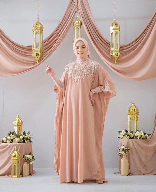 Tips Memilih Kaftan Sesuai Bentuk Tubuh/foto: instagram/@firda_fashion Tips Memilih Kaftan Sesuai Bentuk Tubuh