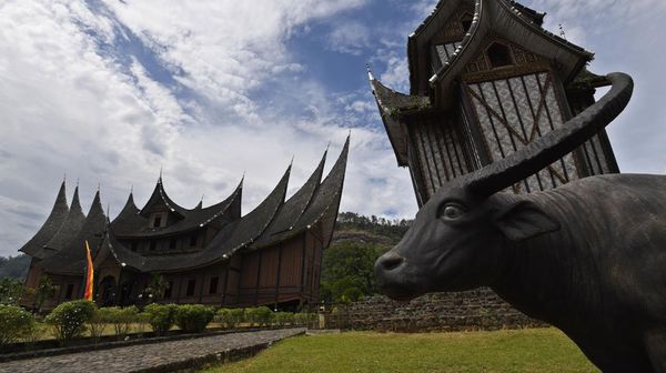 Lengkapi Perjalanan ke Sumbar dengan Mengunjungi Istana Ini