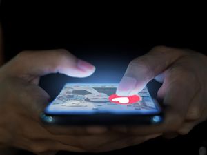 Korban Ghosting Dating Apps Bisa Trauma Dobel, Rugi Materi Plus Dihakimi Korban Ghosting Dating Apps Bisa Trauma Dobel, Rugi Materi Plus Dihakimi