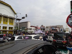 Aksi Demo di Tugu Jogja, Arus Lalu Lintas Sempat Tersendat