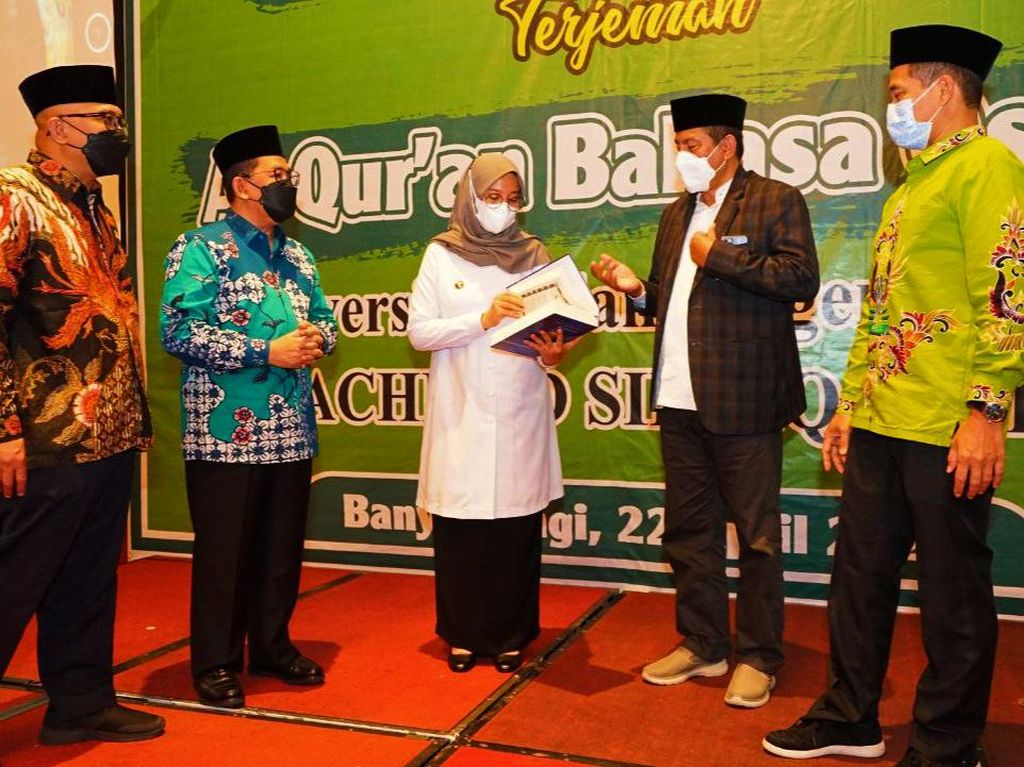 Bedah Buku Terjemahan Al-Quran Bahasa Osing, Bupati Ipuk Kenang Kisah Kartini