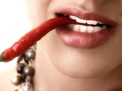 Benarkah Makan Pedas Picu Gangguan Pencernaan? Ini Kata Ahli Gizi