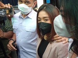 Chandrika Chika Dicecar 20 Pertanyaan Terkait Kasus Putra Siregar