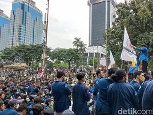 Aksi Provokator Saat Demo Mahasiswa Berujung Ditangkap Polisi Aksi Provokator Saat Demo Mahasiswa Berujung Ditangkap Polisi