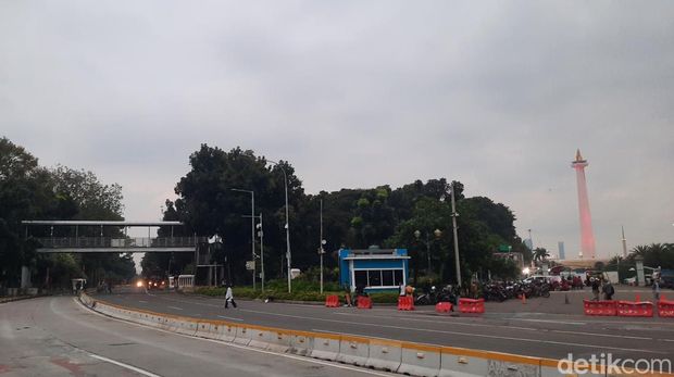 Demo di Patung Kuda Bubar, sementara lalu lintas ke arah Istana Merdeka masih ditutup