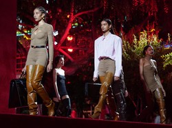 Supermodel Dikecam Usai Tampil di Show Alexander Wang Pasca-Pelecehan Seks