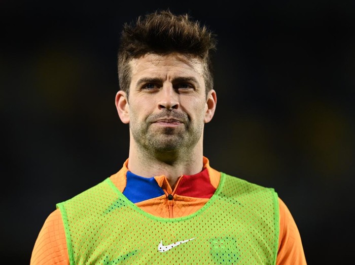 BARCELONA, SPAIN - MARCH 13: Gerard Pique of FC Barcelona looks on prior to the LaLiga Santander match between FC Barcelona and CA Osasuna at Camp Nou on March 13, 2022 in Barcelona, Spain. (Photo by David Ramos/Getty Images)