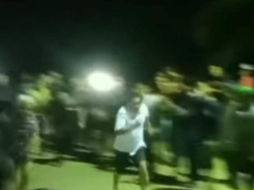 Viral Gubernur Kaltara Balap Lari Bareng Warga, Lawan Peserta Lebih Muda Viral Gubernur Kaltara Balap Lari Bareng Warga, Lawan Peserta Lebih Muda