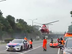 Helikopter Mendarat di Tol Tangerang-Merak, Ada Apa?