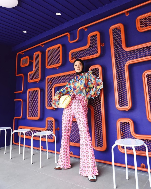 Inspirasi Busana Bernuansa Cheerful ala Tantri Namirah/ Foto : Instagram @tantrinamirah