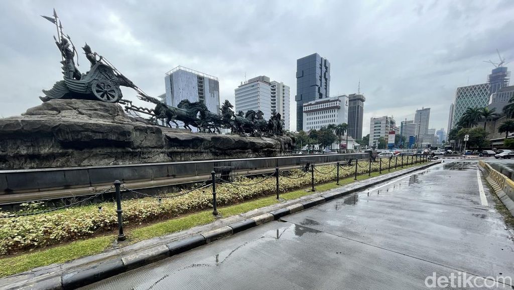 Lalin di Patung Kuda Masih Normal Jelang Demo 21 April Lalin di Patung Kuda Masih Normal Jelang Demo 21 April