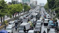 Jelang Demo Mahasiswa, Lalin di Kawasan Salemba Macet Total