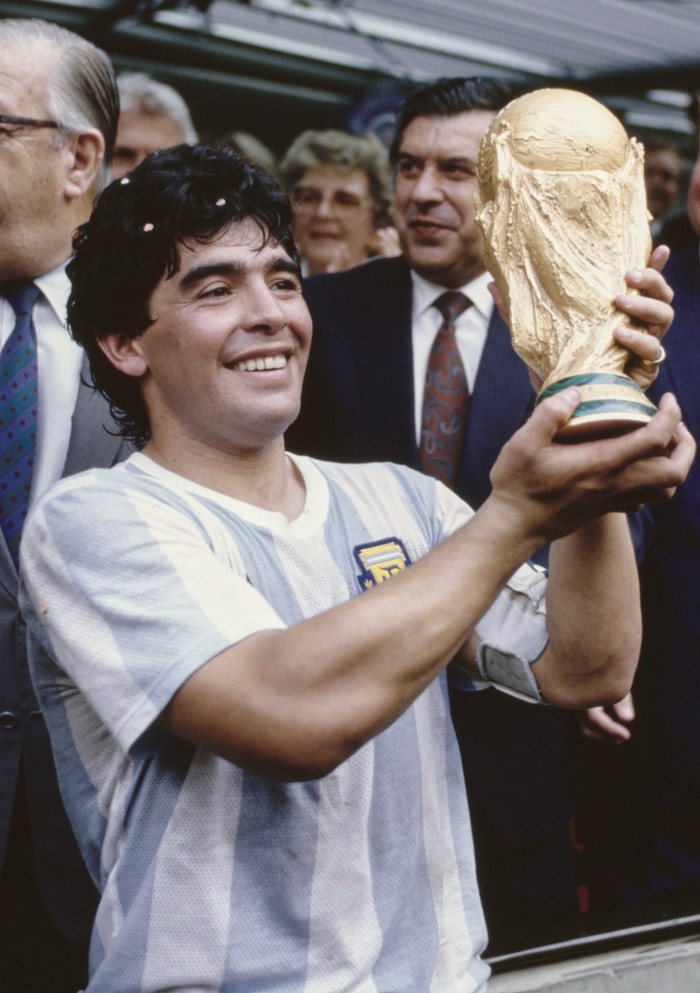 Jersey 'Tangan Tuhan' Dilelang, Tengok Aksi Maradona di Piala Dunia 1986 Jersey Maradona saat bertanding di perempatfinal Piala Dunia 1986 dilelang. Maradona jadi sorotan dalam pertandingan itu karena mencetak 'Gol Tangan Tuhan'.