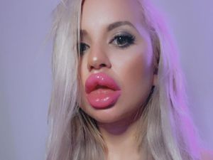 8 Foto Wanita Terobsesi Oplas Payudara Hingga Ukuran K, Kini Tak Diakui Ortu 8 Foto Wanita Terobsesi Oplas Payudara Hingga Ukuran K, Kini Tak Diakui Ortu