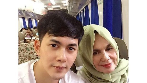 Kiki Farrel dan Ibunda