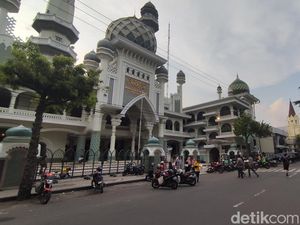 Melihat Kemegahan-Simbol Toleransi Masjid Jami Tertua di Kota Malang Melihat Kemegahan-Simbol Toleransi Masjid Jami Tertua di Kota Malang