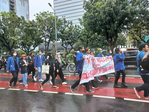 Massa Demo 21 April Mulai Berdatangan ke Patung Kuda, Lalin Masih Normal