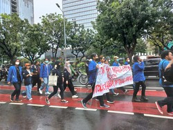 Massa Demo 21 April Mulai Berdatangan ke Patung Kuda, Lalin Masih Normal