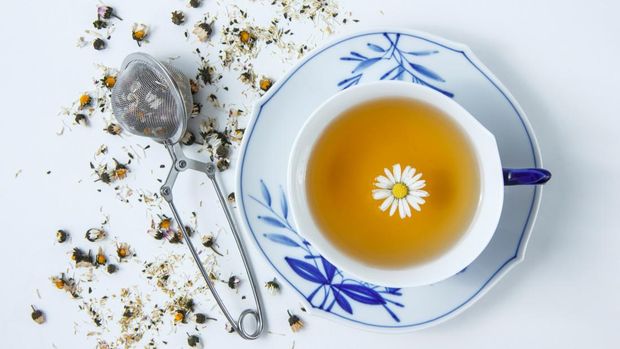 Minum teh chamomile