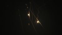 Duarrr... Iron Dome Israel Bikin Roket Hamas Tak Berdaya