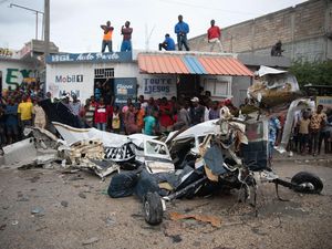 Pesawat Berpenumpang Tabrak Truk di Haiti, 5 Orang Tewas