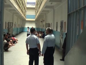 Razia di Lapas Bulak Kapal Bekasi, Petugas Temukan Kompor hingga Palu