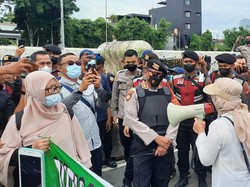 Buruh Geruduk DPR, Tolak Jabatan Presiden 3 Periode